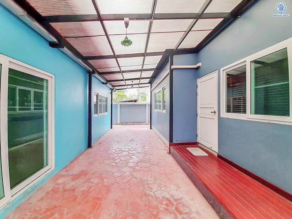 บ้านเดี่ยวมือสอง ซอยเทศบาล4 ลำลูกกาคลอง7 เนื้อที่ 179 ตร.ว. ฟังก์ชัน 4 ห้องนอน 4 ห้องน้ำ 5 ที่จอดรถ โครงการบนทำเลเดินทางสะดวก เชื่อมต่อถนนลำลูกกา ถนนคลอง7 ถนนรังสิต-นครนายก ใกล้รถไฟฟ้าสายสีเขียว "สถานีคูคต" และจุดขึ้นทางด่วน "ถนนกาญจนาภิเษก(วงแหวนตะวันออก)"