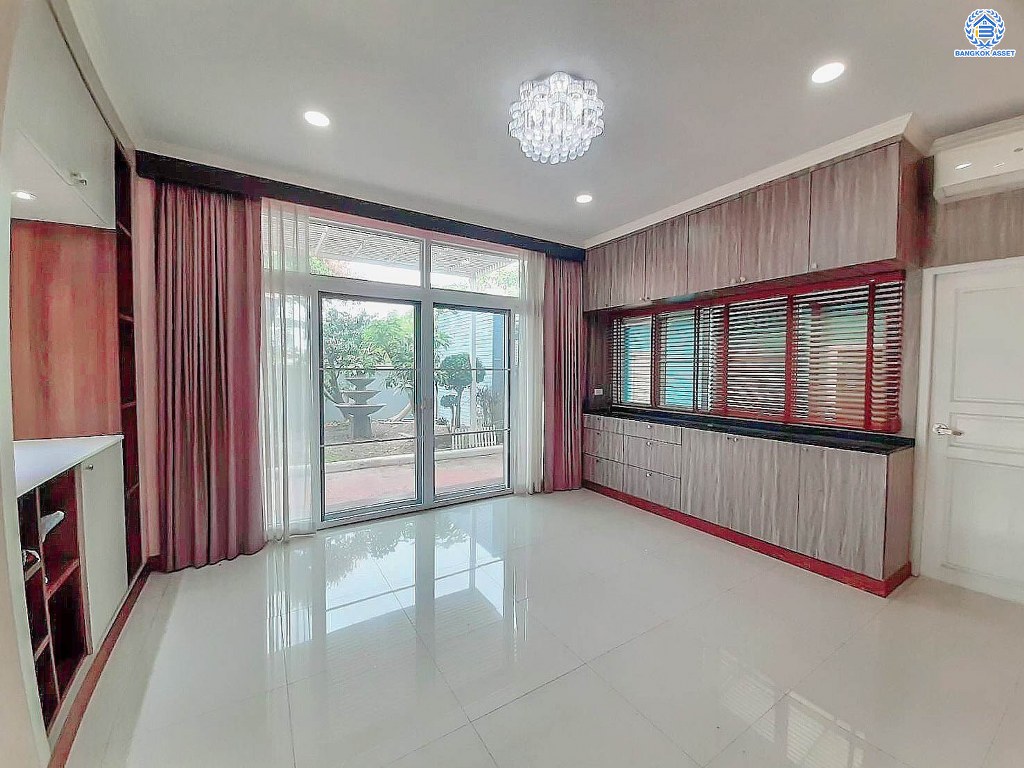 บ้านเดี่ยวมือสอง ซอยเทศบาล4 ลำลูกกาคลอง7 เนื้อที่ 179 ตร.ว. ฟังก์ชัน 4 ห้องนอน 4 ห้องน้ำ 5 ที่จอดรถ โครงการบนทำเลเดินทางสะดวก เชื่อมต่อถนนลำลูกกา ถนนคลอง7 ถนนรังสิต-นครนายก ใกล้รถไฟฟ้าสายสีเขียว "สถานีคูคต" และจุดขึ้นทางด่วน "ถนนกาญจนาภิเษก(วงแหวนตะวันออก)"