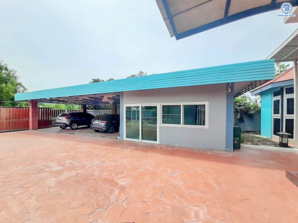 บ้านเดี่ยวมือสอง ซอยเทศบาล4 ลำลูกกาคลอง7 เนื้อที่ 179 ตร.ว. ฟังก์ชัน 4 ห้องนอน 4 ห้องน้ำ 5 ที่จอดรถ โครงการบนทำเลเดินทางสะดวก เชื่อมต่อถนนลำลูกกา ถนนคลอง7 ถนนรังสิต-นครนายก ใกล้รถไฟฟ้าสายสีเขียว "สถานีคูคต" และจุดขึ้นทางด่วน "ถนนกาญจนาภิเษก(วงแหวนตะวันออก)"