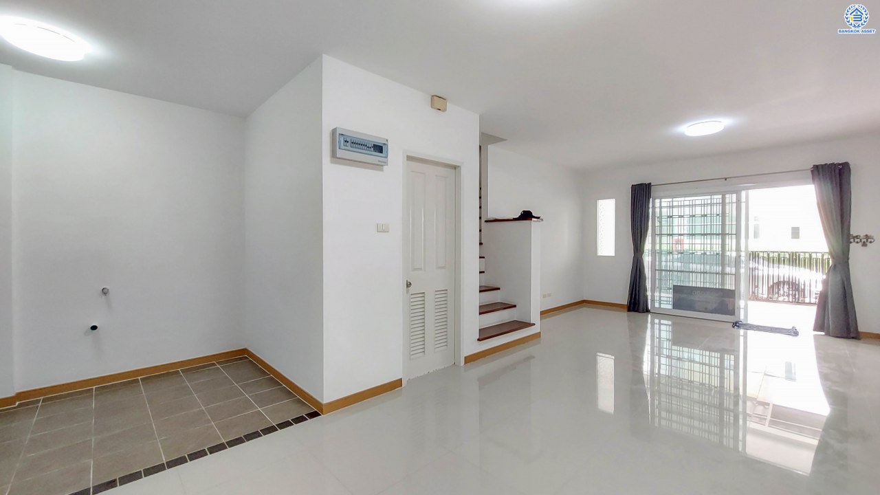 *****ทาวน์เฮ้าส์มือสองนนทบุรี โครงการ พิบูลย์ โฮมทาวน์ บางบัวทอง เนื้อที่กว้าง 20.2 ตร.ว. ฟังก์ชัน 3 ห้องนอน 3 ห้องน้ำ บ้านสวย พร้อมเข้าอยู่ บนทำเลดี เชื่อมต่อ ถนนชัยพฤกษ์, ถนนราชพฤกษ์, ถนนกาจนาภิเษก ใกล้รถไฟฟ้าสายสีม่วง "สถานีบางพลู" และทางด่วน "ศรีรัช / แจ้งวัฒนะ"