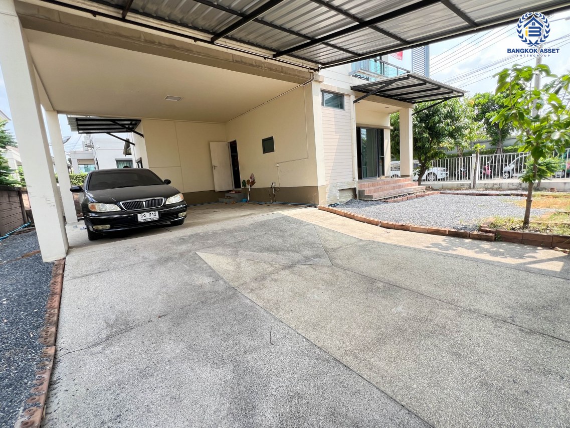 *****บ้านเดี่ยวมือสองปทุมธานี โครงการ สราญสิริ ติวานนท์-แจ้งวัฒนะ หลังมุม เนื้อที่กว้างเกือบ 66 ตร.ว. ฟังก์ชัน 3 ห้องนอน 3 ห้องน้ำ 2 ที่จอดรถ อยู่ต้นโครงการ มีความเป็นส่วนตัวสุดๆ ภายในสภาพดี บนทำเลแห่งการเดินทาง เชื่อมต่อ ถนนติวานนท์, ถนนสรงประภา ใกล้ทางด่วน "ศรีสมาน" จองเลย!