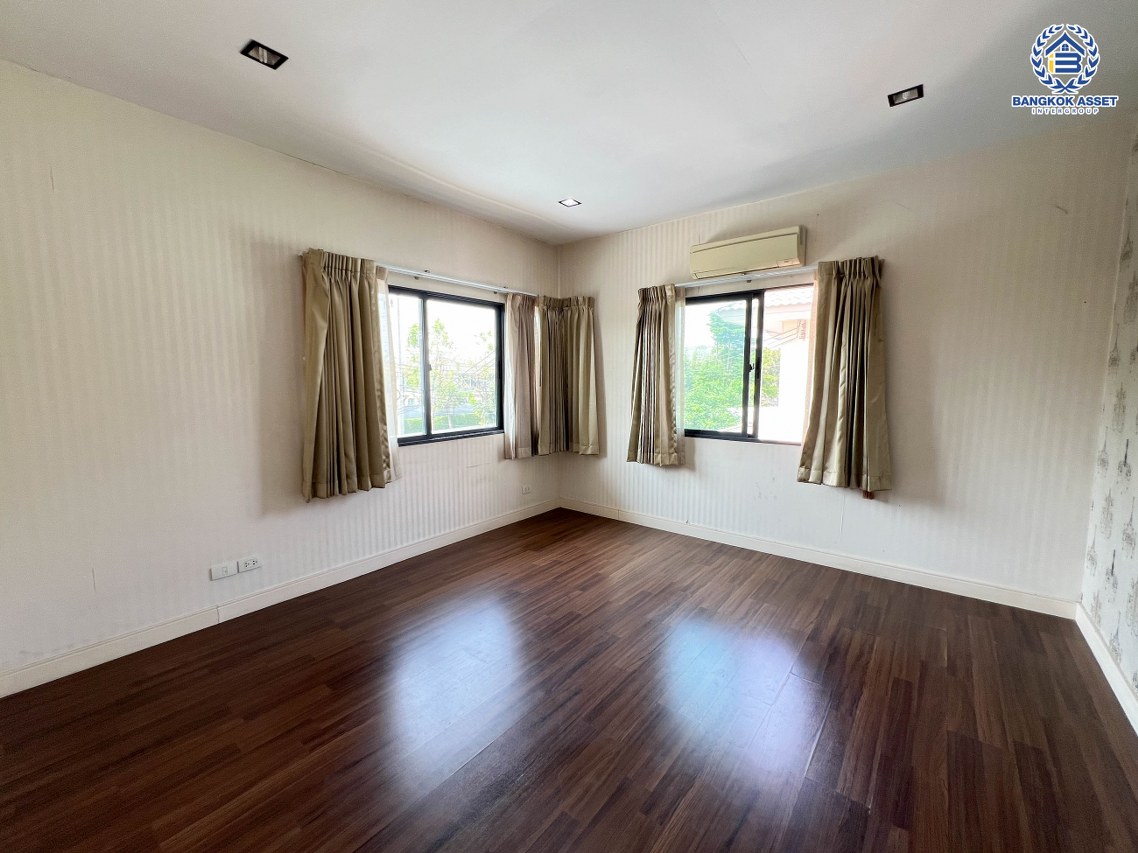 *****บ้านเดี่ยวมือสองปทุมธานี โครงการ สราญสิริ ติวานนท์-แจ้งวัฒนะ หลังมุม เนื้อที่กว้างเกือบ 66 ตร.ว. ฟังก์ชัน 3 ห้องนอน 3 ห้องน้ำ 2 ที่จอดรถ อยู่ต้นโครงการ มีความเป็นส่วนตัวสุดๆ ภายในสภาพดี บนทำเลแห่งการเดินทาง เชื่อมต่อ ถนนติวานนท์, ถนนสรงประภา ใกล้ทางด่วน "ศรีสมาน" จองเลย!