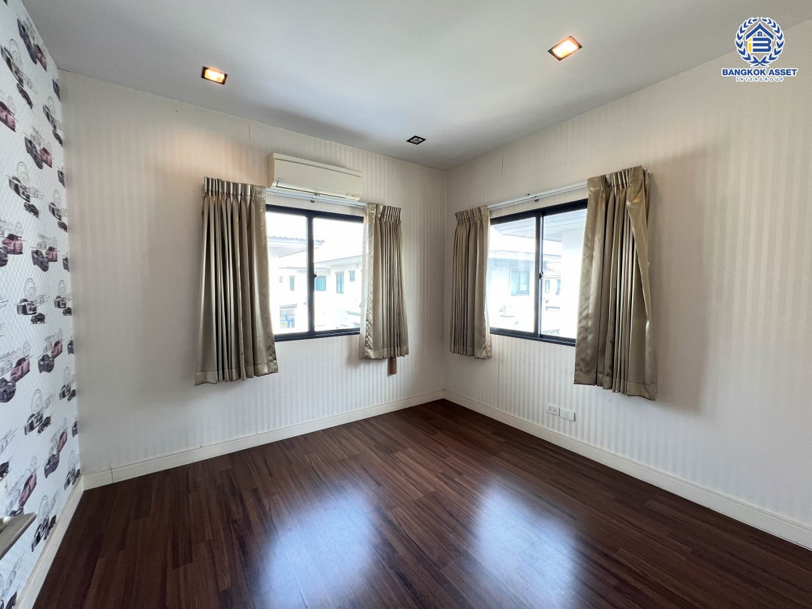 *****บ้านเดี่ยวมือสองปทุมธานี โครงการ สราญสิริ ติวานนท์-แจ้งวัฒนะ หลังมุม เนื้อที่กว้างเกือบ 66 ตร.ว. ฟังก์ชัน 3 ห้องนอน 3 ห้องน้ำ 2 ที่จอดรถ อยู่ต้นโครงการ มีความเป็นส่วนตัวสุดๆ ภายในสภาพดี บนทำเลแห่งการเดินทาง เชื่อมต่อ ถนนติวานนท์, ถนนสรงประภา ใกล้ทางด่วน "ศรีสมาน" จองเลย!