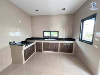 *****บ้านเดี่ยวมือสองปทุมธานี โครงการ สราญสิริ ติวานนท์-แจ้งวัฒนะ หลังมุม เนื้อที่กว้างเกือบ 66 ตร.ว. ฟังก์ชัน 3 ห้องนอน 3 ห้องน้ำ 2 ที่จอดรถ อยู่ต้นโครงการ มีความเป็นส่วนตัวสุดๆ ภายในสภาพดี บนทำเลแห่งการเดินทาง เชื่อมต่อ ถนนติวานนท์, ถนนสรงประภา ใกล้ทางด่วน "ศรีสมาน" จองเลย!