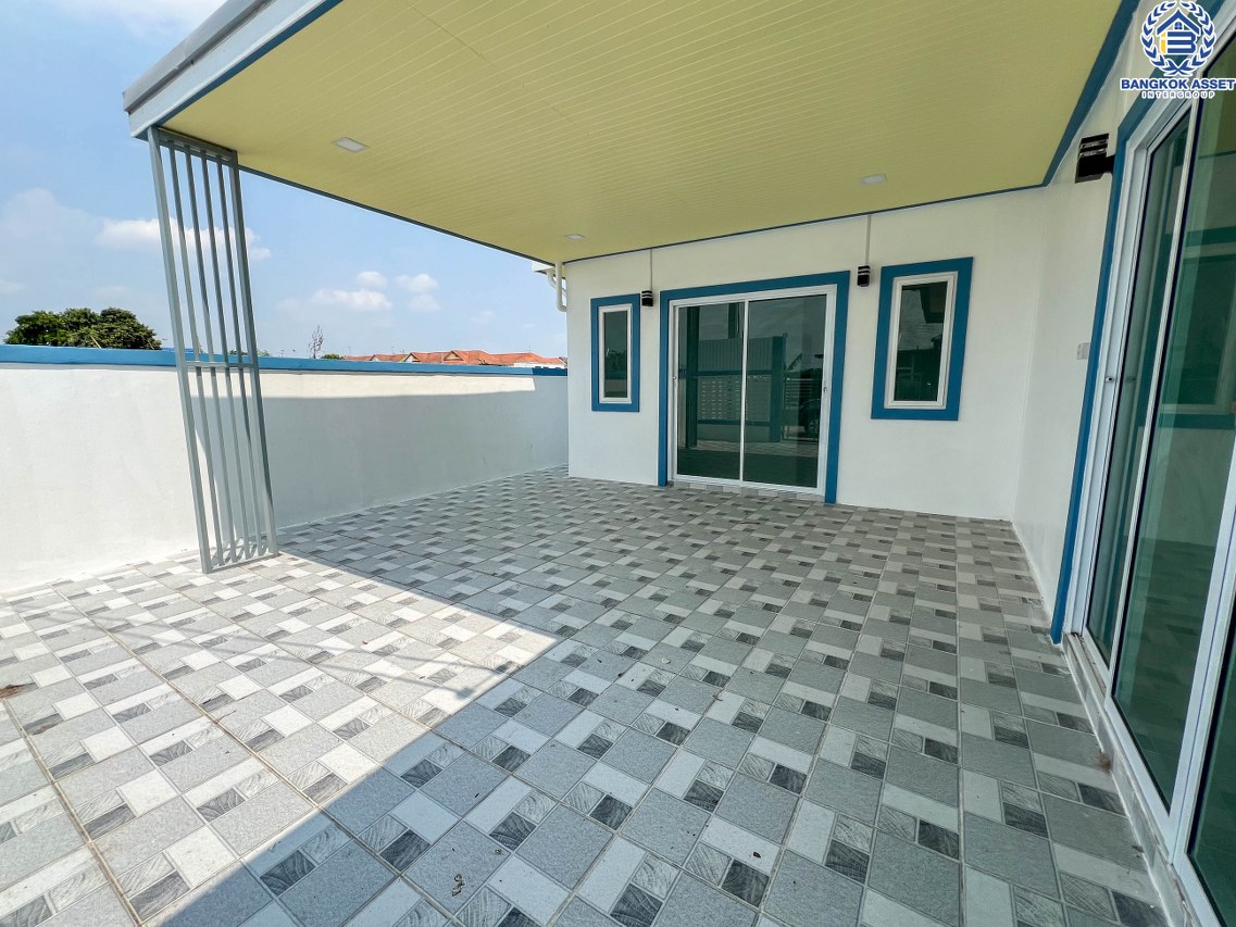 *****ทาวน์เฮ้าส์ชั้นเดียวมือสองนนทบุรี โครงการ พฤกษา3 กาญจนาภิเษก เนื้อที่กว้างขวางถึง 34.6 ตร.ว. ฟังก์ชัน 3 ห้องนอน 2 ห้องน้ำ 2 ที่จอดรถ บ้านตกแต่งใหม่พร้อมอยู่ บนทำเลแห่งการเดินทาง เชื่อมต่อถนนกาญจนาภิเษก ใกล้เซ็นทรัลเวสเกต, บิ๊กซี บางใหญ่ และจุดขึ้นทางด่วน "กาญจนาภิเษก"