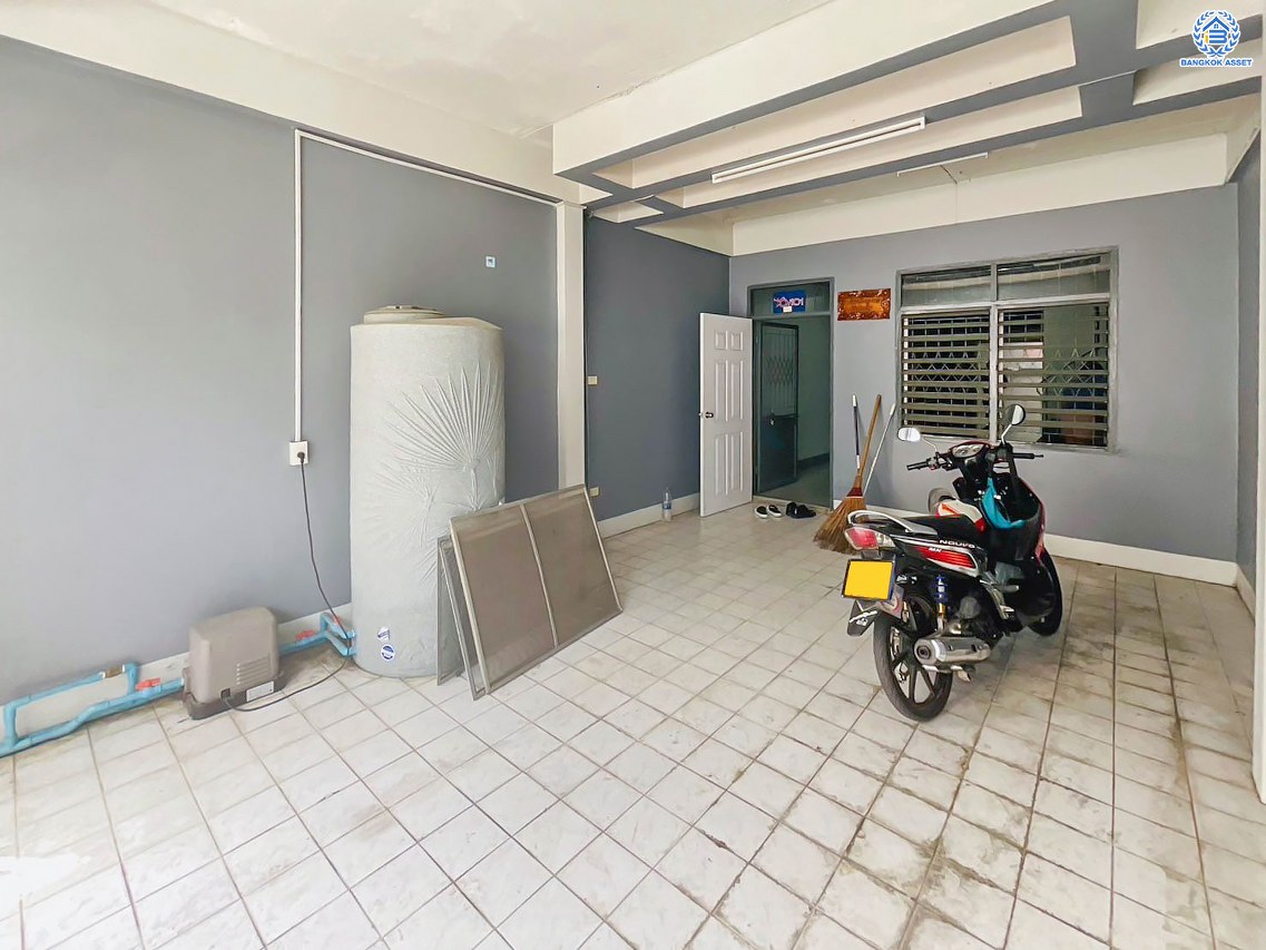 *****ทาวน์เฮ้าส์มือสองกรุงเทพมหานคร โครงการ บ้านเจษฎา1 พหลโยธิน เนื้อที่ 16 ตร.ว. ฟังก์ชัน 2 ห้องนอน 2 ห้องน้ำ บ้านน่าอยู่ แถมฟรี! เครื่องปรับอากาศ ปั๊มน้ำพร้อมแทงค์น้ำ บนทำเลเดินทางสะดวก เชื่อมต่อถนนวิภาวดีรังสิต, ถนนลำลูกกา ใกล้รถไฟฟ้าสายสีเขียว "สถานีคปอ." จองเลย!