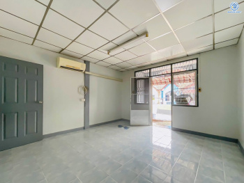 *****ทาวน์เฮ้าส์มือสองกรุงเทพมหานคร โครงการ บ้านเจษฎา1 พหลโยธิน เนื้อที่ 16 ตร.ว. ฟังก์ชัน 2 ห้องนอน 2 ห้องน้ำ บ้านน่าอยู่ แถมฟรี! เครื่องปรับอากาศ ปั๊มน้ำพร้อมแทงค์น้ำ บนทำเลเดินทางสะดวก เชื่อมต่อถนนวิภาวดีรังสิต, ถนนลำลูกกา ใกล้รถไฟฟ้าสายสีเขียว "สถานีคปอ." จองเลย!