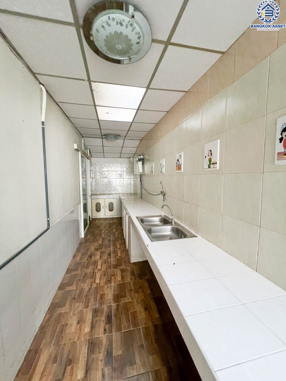 *****บ้านเดี่ยวมือสอง โครงการ บ้านสวนทองวิลล่า สรงประภา เนื้อที่ 63.10 ตร.ว. ฟังก์ชัน 4 ห้องนอน 3 ห้องน้ำ 2 ที่จอดรถ บ้านฟังก์ชันคุ้มค่า ใกล้แหล่งอำนวยความสะดวก เชื่อมต่อถนนสรงประภา ถนนกำแพงเพชร ใกล้รถไฟฟ้าสายสีแดง "สถานีดอนเมือง" และจุดขึ้นทางด่วน "ศรีสมาน"