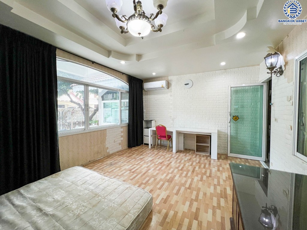 *****บ้านเดี่ยวมือสอง โครงการ บ้านสวนทองวิลล่า สรงประภา เนื้อที่ 63.10 ตร.ว. ฟังก์ชัน 4 ห้องนอน 3 ห้องน้ำ 2 ที่จอดรถ บ้านฟังก์ชันคุ้มค่า ใกล้แหล่งอำนวยความสะดวก เชื่อมต่อถนนสรงประภา ถนนกำแพงเพชร ใกล้รถไฟฟ้าสายสีแดง "สถานีดอนเมือง" และจุดขึ้นทางด่วน "ศรีสมาน"