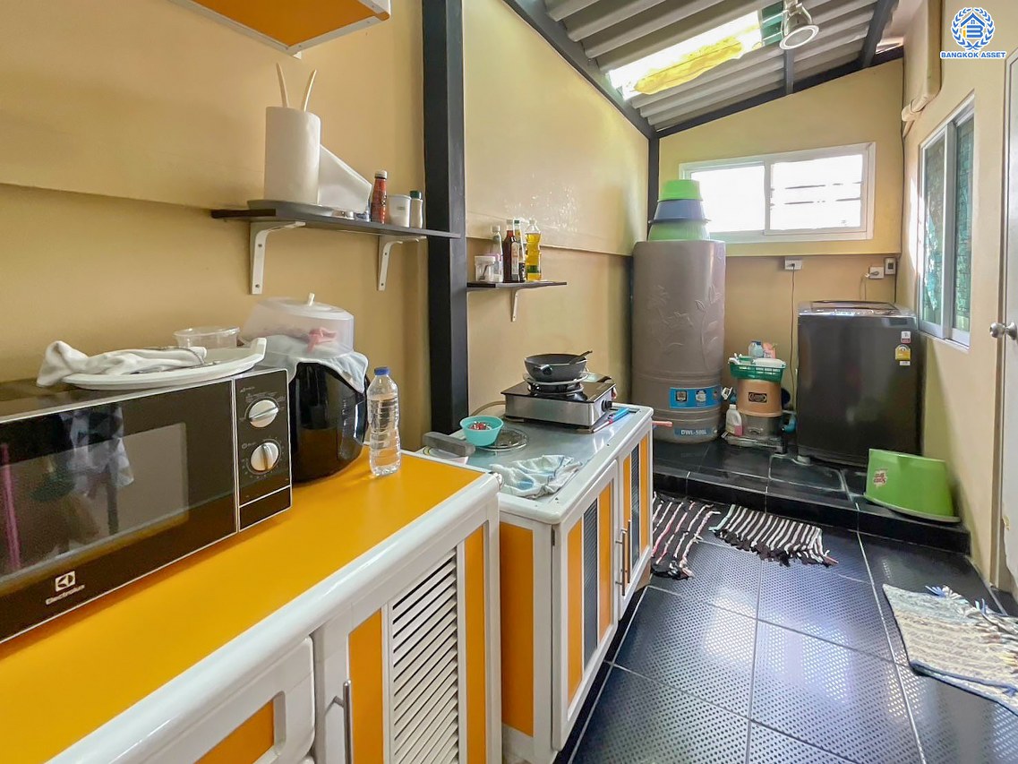 *****ทาวน์เฮ้าส์มือสองกรุงเทพมหานคร โครงการ บ้านพิศาล บางขุนเทียน หลังมุม เนื้อที่ 19.3 ตร.ว. ฟังก์ชัน 3 ห้องนอน 2 ห้องน้ำ บ้านสวย น่าอยู่ สภาพแวดล้อมดี แถมฟรี! 2 เครื่องปรับอากาศ บนทำเลเชื่อมต่อ ถนนพระราม2, ถนนบางขุนเทียน ใกล้รถไฟฟ้าสายสีแดง "สถานีบางบอน"