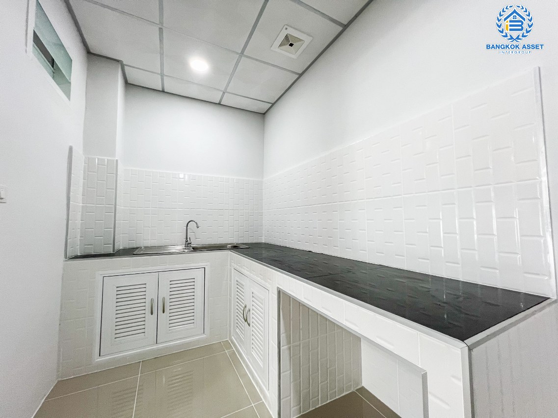 *****ทาวน์เฮ้าส์มือสองนนทบุรี โครงการ ปิยะวรารมย์ บ้านกล้วย-ไทรน้อย เฟส2 บ้านหลังมุม เนื้อที่กว้างมากถึง 23 ตร.ว. ฟังก์ชัน 3 ห้องนอน 2 ห้องน้ำ รีโนเวทใหม่ พร้อมเข้าอยู่ บนทำเลแห่งการเดินทาง เชื่อมต่อ ถนนบ้านกล้วย-ไทรน้อย, ถนนกาญจนาภิเษก, ถนนชัยพฤกษ์ ในราคาสุดคุ้ม!