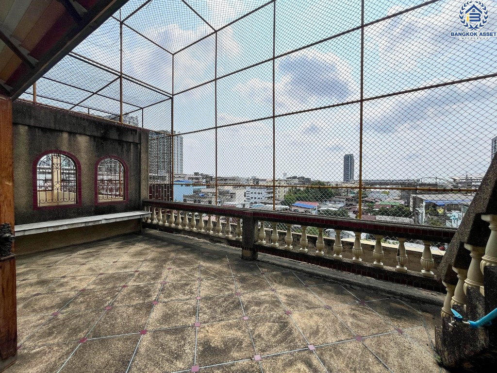 *****อาคารพานิชย์มือสอง ซอยพรานนก6 จรัญสนิทวงศ์ เนื้อที่ 39 ตร.ว. ฟังก์ชัน 8 ห้องนอน 8 ห้องน้ำ 3 ที่จอดรถ เฟอร์นิเจอร์บิวอินท์ โครงการบนทำเลเมือง เดินทางสะดวก เชื่อมต่อถนนจรัญสนิทวงศ์ ถนนสิรินธร ใกล้รถไฟฟ้าสายสีน้ำเงิน "สถานีไฟฉาย"