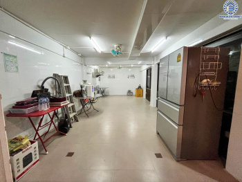 *****อาคารพานิชย์มือสอง ซอยพรานนก6 จรัญสนิทวงศ์ เนื้อที่ 39 ตร.ว. ฟังก์ชัน 8 ห้องนอน 8 ห้องน้ำ 3 ที่จอดรถ เฟอร์นิเจอร์บิวอินท์ โครงการบนทำเลเมือง เดินทางสะดวก เชื่อมต่อถนนจรัญสนิทวงศ์ ถนนสิรินธร ใกล้รถไฟฟ้าสายสีน้ำเงิน "สถานีไฟฉาย"