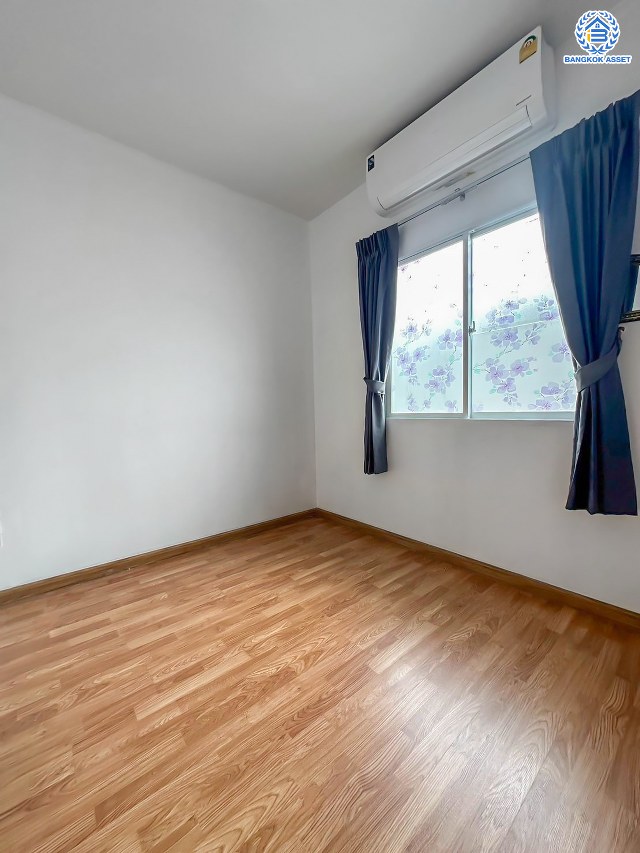 *****ทาวน์เฮ้าส์มือสองปทุมธานี โครงการ เจทาวน์ รังสิต-คลอง1 เนื้อที่ 17.8 ตร.ว. ฟังก์ชัน 4 ห้องนอน 2 ห้องน้ำ แถมฟรี! 4 เครื่องปรับอากาศ บนทำเลเข้า-ออกเมืองสะดวก เชื่อมต่อ ถนนพหลโยธิน, ถนนวิภาวดีรังสิต ใกล้รถไฟฟ้าสายสีเขียว "สถานีแยก คปอ." และทางด่วน "อุตราภิมุข"