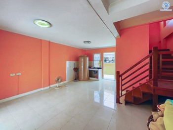 *****ทาวน์เฮ้าส์มือสองปทุมธานี โครงการ ภัทรินทร์ คูบางหลวง-ปทุมธานี เนื้อที่เกือบ 19 ตร.ว. ฟังก์ชัน 2 ห้องนอน 2 ห้องน้ำ 2 ที่จอดรถ แถมฟรี! 2 เครื่องปรับอากาศ บ้านสวย สิ่งแวดล้อมดี น่าอยู่ บนทำเลใกล้ม.ธรรมศาสตร์ เชื่อมต่อ ถนนราชพฤกษ์, ถนนปทุมธานี-บางเลน จองเลย!