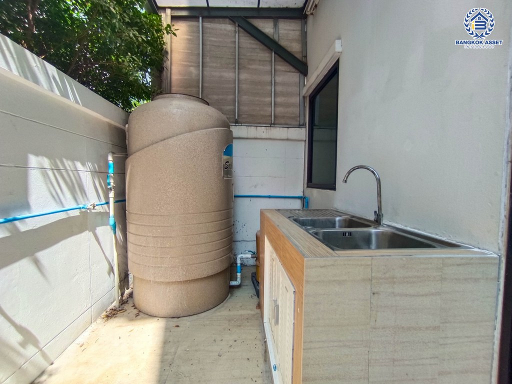 *****บ้านแฝดมือสอง โครงการ เวอรีเดียน ราชพฤกษ์ เนื้อที่ 35.60 ตร.ว. ฟังก์ชัน 5 ห้องนอน 4 ห้องน้ำ 2 ที่จอดรถ โครงการบนทำเลเดินทางสะดวก เชื่อมต่อถนนราชพฤกษ์ ถนนรัตนาธิเบศร์ ถนนบางกรวย-ไทรน้อย ใกล้เซ็นทรัลเวสต์เกต และจุดขึ้นทางด่วน "ศรีรัช"