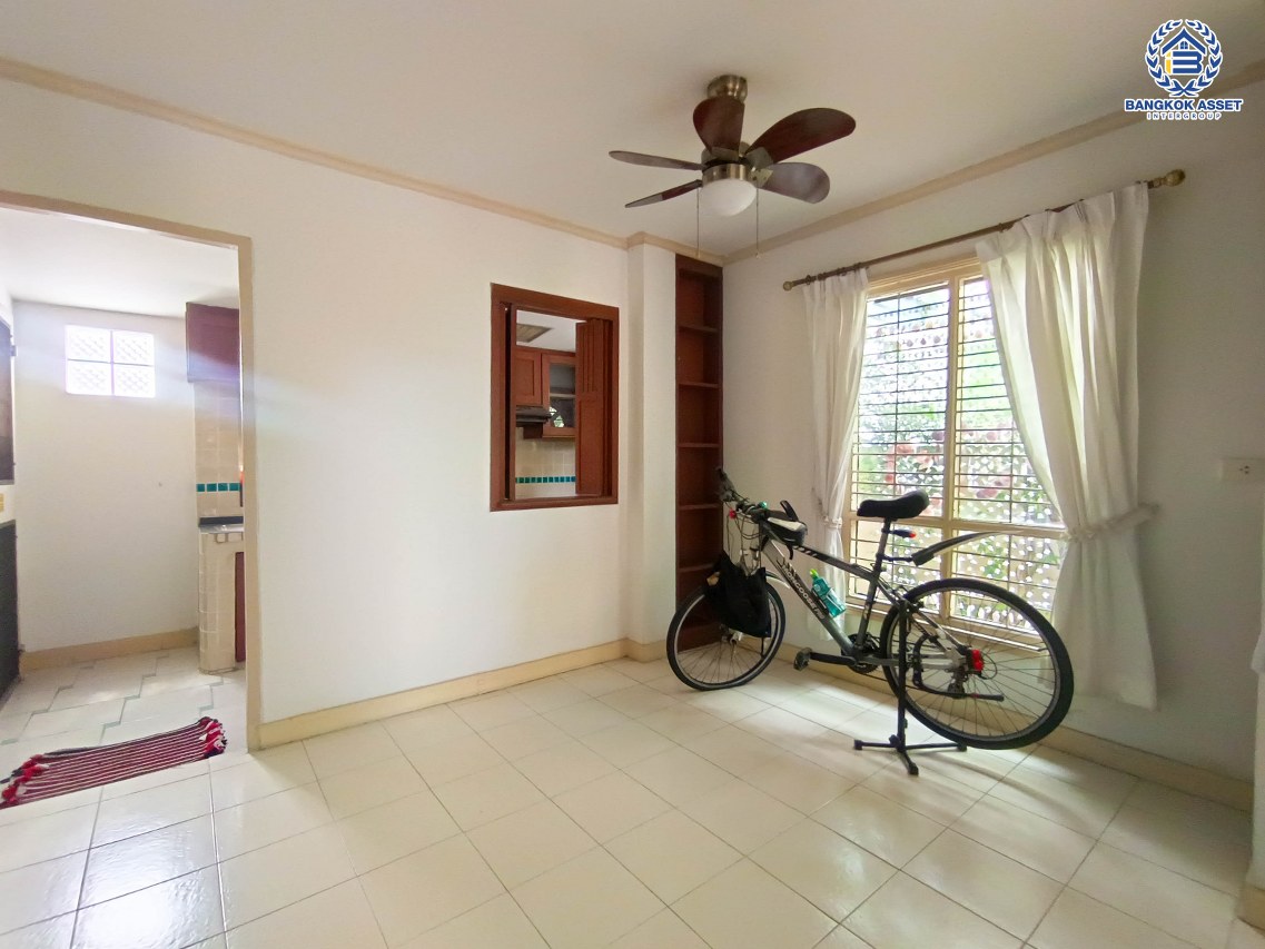 *****บ้านเดี่ยวมือสองกรุงเทพฯ โครงการ เนเบอร์โฮม วัชรพล เนื้อที่ 51 ตร.ว. ฟังก์ชัน 3 ห้องนอน 3 ห้องน้ำ 2 ที่จอดรถ แถมฟรี! 2 เครื่องปรับอากาศ,  2 เครื่องทำน้ำอุ่น, 1 เครื่องดูดควัน บนทำเลเชื่อมต่อ ถนนสายไหม, ถนนลำลูกกา ใกล้รถไฟฟ้าสายสีเขียว "สถานีคูคต" และทางด่วน "ศรีรัช"...