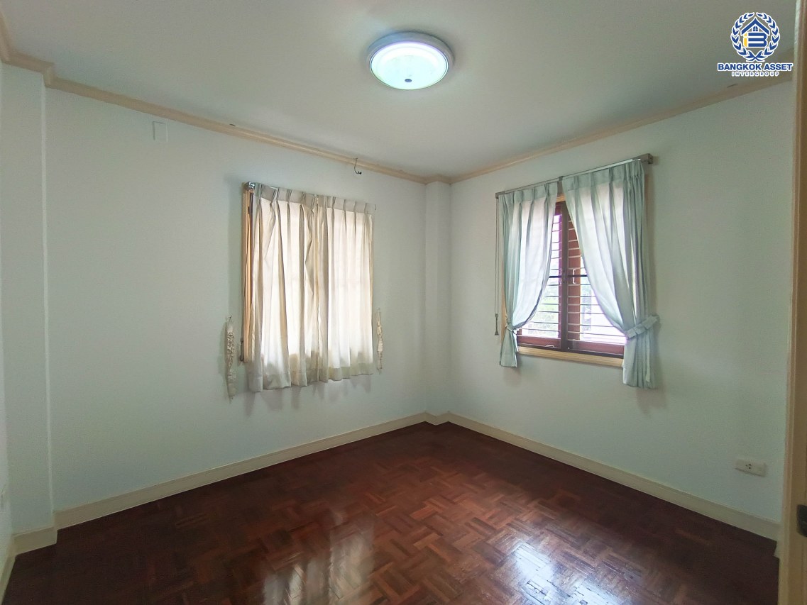 *****บ้านเดี่ยวมือสองกรุงเทพฯ โครงการ เนเบอร์โฮม วัชรพล เนื้อที่ 51 ตร.ว. ฟังก์ชัน 3 ห้องนอน 3 ห้องน้ำ 2 ที่จอดรถ แถมฟรี! 2 เครื่องปรับอากาศ,  2 เครื่องทำน้ำอุ่น, 1 เครื่องดูดควัน บนทำเลเชื่อมต่อ ถนนสายไหม, ถนนลำลูกกา ใกล้รถไฟฟ้าสายสีเขียว "สถานีคูคต" และทางด่วน "ศรีรัช"...