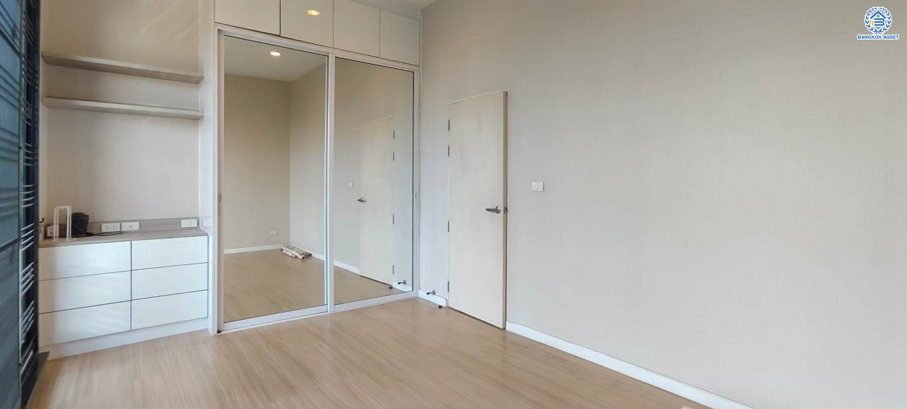 *****ทาวน์โฮม 3 ชั้นมือสองนนทบุรี โครงการ บ้านกลางเมือง รัตนาธิเบศร์ เนื้อที่กว้าง 18.1 ตร.ว. ฟังก์ชัน 3 ห้องนอน 3 ห้องน้ำ 2 ที่จอดรถ บ้านสวย แถมฟรี! 3 เครื่องปรับอากาศ 1 เครื่องทำน้ำอุ่น บนทำเลติดถนนรัตนาธิเบศร์ ใกล้รถไฟฟ้าสายสีม่วง "สถานีบางกระสอ" และทางด่วน "ศรีรัช"