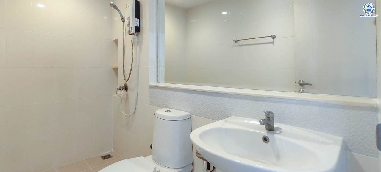 *****ทาวน์โฮม 3 ชั้นมือสองนนทบุรี โครงการ บ้านกลางเมือง รัตนาธิเบศร์ เนื้อที่กว้าง 18.1 ตร.ว. ฟังก์ชัน 3 ห้องนอน 3 ห้องน้ำ 2 ที่จอดรถ บ้านสวย แถมฟรี! 3 เครื่องปรับอากาศ 1 เครื่องทำน้ำอุ่น บนทำเลติดถนนรัตนาธิเบศร์ ใกล้รถไฟฟ้าสายสีม่วง "สถานีบางกระสอ" และทางด่วน "ศรีรัช"