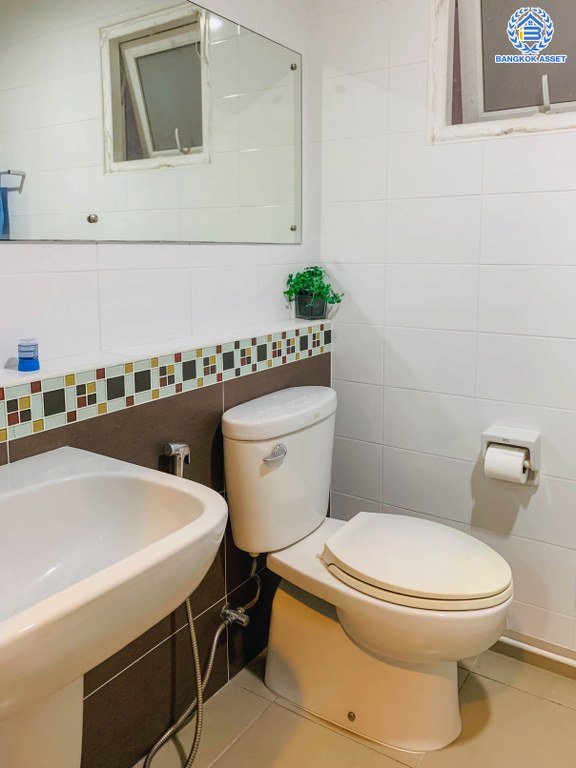 บ้านเดี่ยวมือสอง โครงการ ชัยพฤกษ์ รัตนาธิเบศร์-วงแหวน เนื้อที่กว้าง 55 ตร.ว. ฟังก์ชัน 3 ห้องนอน 3 ห้องน้ำ 2 ที่จอดรถ คุณภาพจาก L&H สภาพดีมาก พร้อมอยู่ บนทำเลดี เชื่อมต่อถนนรัตนาธิเบศร์ ถนนบางกรวย-ไทรน้อย ถนนกาญจนาภิเษก ใกล้รถไฟฟ้าสายสีม่วง "สถานีคลองบางไผ่"...