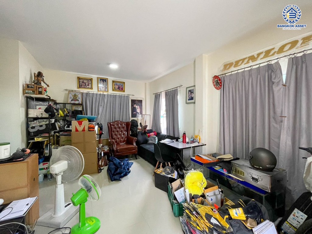 *****บ้านเดี่ยวมือสอง โครงการ แลนซีโอ เพชรเกษม77 หลังมุม เนื้อที่ 53 ตร.ว. ฟังก์ชัน 3 ห้องนอน 2 ห้องน้ำ 1 ที่จอดรถ บ้านพร้อมอยู่ ภายในสวย โครงการบนทำเลเดินทางสะดวก เชื่อมต่อถนนเพชรเกษม ถนนพุทธมณฑลสาย4 ถนนเอกชัย ใกล้รถไฟฟ้าสายสีน้ำเงิน "สถานีสถานีบางแค" และจุดขึ้นทางด่วน "ศรีรัช"