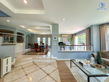 *****บ้านเดี่ยวมือสอง โครงการ มัณฑนา วงแหวน-ปิ่นเกล้า หลังมุม เนื้อที่ 223.80 ตร.ว. ฟังก์ชัน 4 ห้องนอน 4 ห้องน้ำ 6 ที่จอดรถ บ้านพร้อมอยู่ โครงการบนทำเลเดินทางสะดวก เชื่อมต่อถนนกาญจนาภิเษก ถนนบางม่วง-บางคูลัด ใกล้รถไฟฟ้าสายสีม่วง "สถานีสามแยกบางใหญ่"  และจุดขึ้นทางด่วน "ศรีรัช"