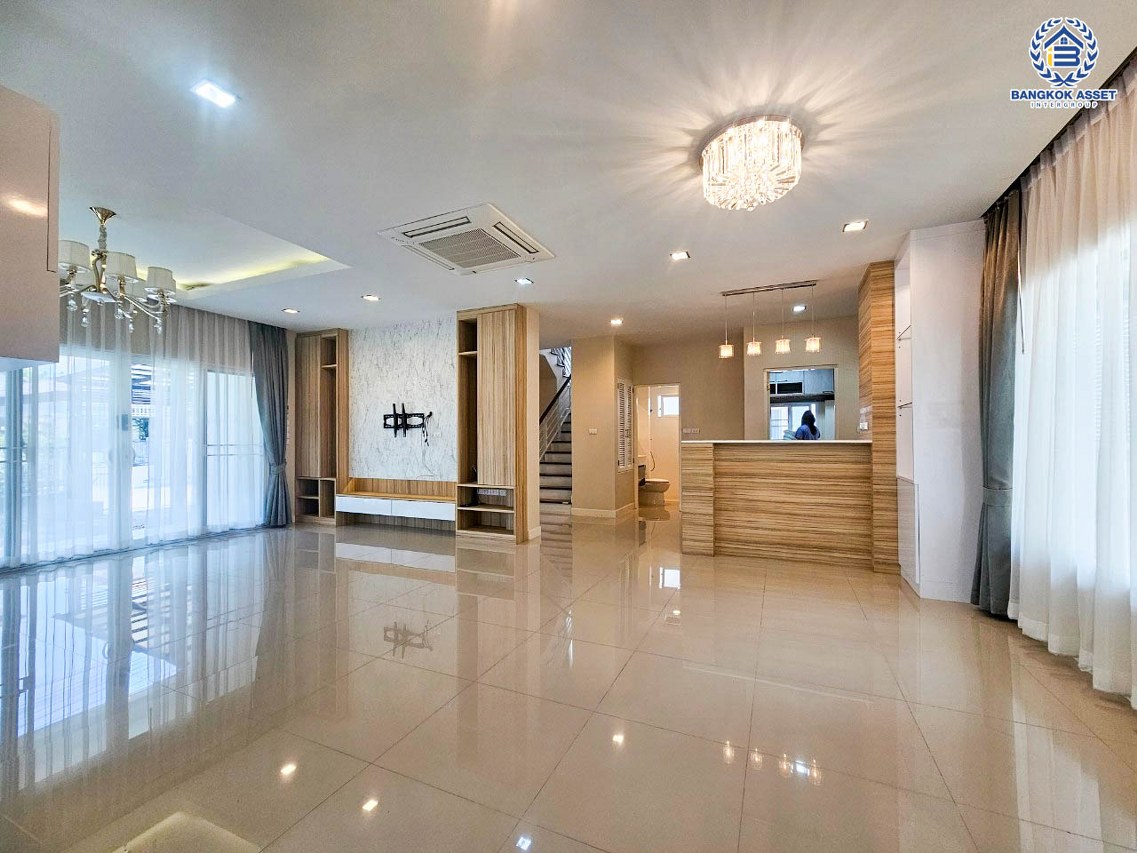 *****บ้านเดี่ยวมือสอง โครงการ เดอะเซนโทร รัตนาธิเบศร์ หลังมุม เนื้อที่ 84.10 ตร.ว. พื้นที่ใช้สอยกว้างกว่า 300 ตร.ม. ฟังก์ชัน 3 ห้องนอน 3 ห้องน้ำ 2 ที่จอดรถ บนทำเลเดินทางสะดวก เชื่อมต่อถนนรัตนาธิเบศร์ ถนนราชพฤกษ์ ถนนบางกรวย-ไทรน้อย ใกล้รถไฟฟ้าสายสีม่วง "สถานีบางพลู" และจุดขึ้นทางด่วน "งามวงศ์วาน"