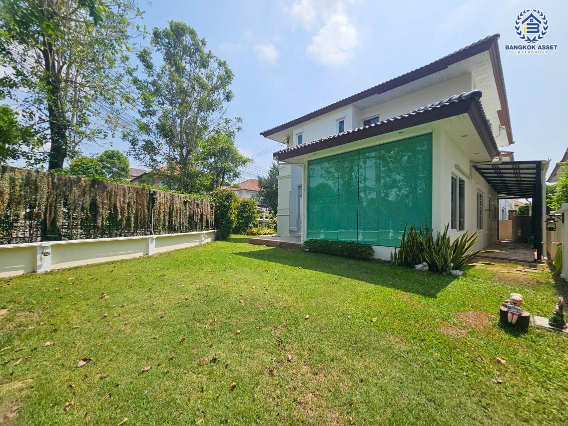 *****บ้านเดี่ยวมือสอง โครงการ เดอะเซนโทร รัตนาธิเบศร์ หลังมุม เนื้อที่ 84.10 ตร.ว. พื้นที่ใช้สอยกว้างกว่า 300 ตร.ม. ฟังก์ชัน 3 ห้องนอน 3 ห้องน้ำ 2 ที่จอดรถ บนทำเลเดินทางสะดวก เชื่อมต่อถนนรัตนาธิเบศร์ ถนนราชพฤกษ์ ถนนบางกรวย-ไทรน้อย ใกล้รถไฟฟ้าสายสีม่วง "สถานีบางพลู" และจุดขึ้นทางด่วน "งามวงศ์วาน"