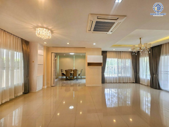 *****บ้านเดี่ยวมือสอง โครงการ เดอะเซนโทร รัตนาธิเบศร์ หลังมุม เนื้อที่ 84.10 ตร.ว. พื้นที่ใช้สอยกว้างกว่า 300 ตร.ม. ฟังก์ชัน 3 ห้องนอน 3 ห้องน้ำ 2 ที่จอดรถ บนทำเลเดินทางสะดวก เชื่อมต่อถนนรัตนาธิเบศร์ ถนนราชพฤกษ์ ถนนบางกรวย-ไทรน้อย ใกล้รถไฟฟ้าสายสีม่วง "สถานีบางพลู" และจุดขึ้นทางด่วน "งามวงศ์วาน"