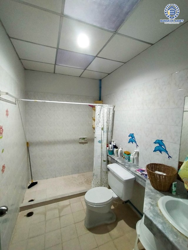 *****ทาวน์เฮ้าส์มือสองนนทบุรี หมู่บ้าน ร่มโพธิ์ บางกรวย-ไทรน้อย เนื้อที่กว้าง 20 ตร.ว. ฟังก์ชัน 3 ห้องนอน 2 ห้องน้ำ บ้านสวย ต่อเติมครบ พร้อมเข้าอยู่ บนทำเลเชื่อมต่อถนนบางกรวย-ไทรน้อย, ถนนรัตนาธิเบศร์ ใกล้รถไฟฟ้าสายสีม่วง "สถานีบางพลู" และจุดขึ้นทางด่วน "งามวงศ์วาน"