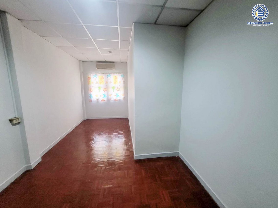 *****ทาวน์เฮ้าส์มือสองนนทบุรี หมู่บ้าน ร่มโพธิ์ บางกรวย-ไทรน้อย เนื้อที่กว้าง 20 ตร.ว. ฟังก์ชัน 3 ห้องนอน 2 ห้องน้ำ บ้านสวย ต่อเติมครบ พร้อมเข้าอยู่ บนทำเลเชื่อมต่อถนนบางกรวย-ไทรน้อย, ถนนรัตนาธิเบศร์ ใกล้รถไฟฟ้าสายสีม่วง "สถานีบางพลู" และจุดขึ้นทางด่วน "งามวงศ์วาน"