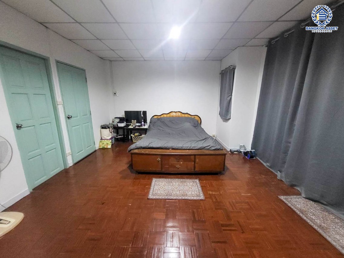 *****ทาวน์เฮ้าส์มือสองนนทบุรี หมู่บ้าน ร่มโพธิ์ บางกรวย-ไทรน้อย เนื้อที่กว้าง 20 ตร.ว. ฟังก์ชัน 3 ห้องนอน 2 ห้องน้ำ บ้านสวย ต่อเติมครบ พร้อมเข้าอยู่ บนทำเลเชื่อมต่อถนนบางกรวย-ไทรน้อย, ถนนรัตนาธิเบศร์ ใกล้รถไฟฟ้าสายสีม่วง "สถานีบางพลู" และจุดขึ้นทางด่วน "งามวงศ์วาน"