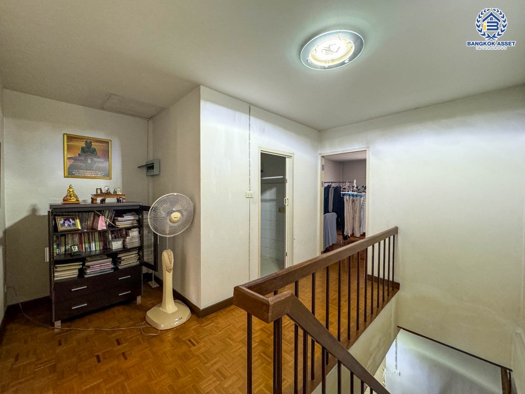 *****ทาวน์เฮ้าส์มือสอง โครงการ เฟิสท์โฮม วัชรพล เนื้อที่ 18 ตร.ว. ฟังก์ชัน 2 ห้องนอน 2 ห้องน้ำ 1 ที่จอดรถ ภายในบ้านสภาพสวยพร้อมอยู่ ขายในราคาสุดคุ้มค่า บนทำเลเดินทางสะดวก เชื่อมต่อถนนวัชรพล ถนนสุขภิบาล5 ถนนเพิ่มสิน ใกล้จุดขึ้นทางด่วน "รามอินทรา"