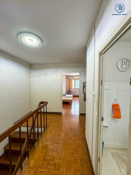 *****ทาวน์เฮ้าส์มือสอง โครงการ เฟิสท์โฮม วัชรพล เนื้อที่ 18 ตร.ว. ฟังก์ชัน 2 ห้องนอน 2 ห้องน้ำ 1 ที่จอดรถ ภายในบ้านสภาพสวยพร้อมอยู่ ขายในราคาสุดคุ้มค่า บนทำเลเดินทางสะดวก เชื่อมต่อถนนวัชรพล ถนนสุขภิบาล5 ถนนเพิ่มสิน ใกล้จุดขึ้นทางด่วน "รามอินทรา"