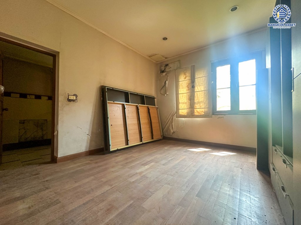 *****บ้านเดี่ยวมือสองนนทบุรี โครงการ พฤกษ์ภิรมย์ รีเจนท์ ปิ่นเกล้า หลังมุม เนื้อที่กว้างขวางถึง 406.8 ตร.ว. ฟังก์ชัน 5 ห้องนอน 6 ห้องน้ำ 10 ที่จอดรถ บ้านหลังใหญ่ บนทำเลเดินทางสะดวก เชื่อมต่อ ถนนกาญจนาภิเษก ใกล้รถไฟฟ้าสายสีม่วง "สถานีตลาดบางใหญ่" และทางด่วน "ศรีรัช" ขายราคาถูกสุดในโครงการ!