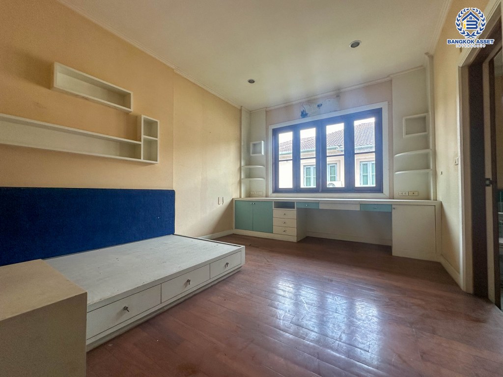 *****บ้านเดี่ยวมือสองนนทบุรี โครงการ พฤกษ์ภิรมย์ รีเจนท์ ปิ่นเกล้า หลังมุม เนื้อที่กว้างขวางถึง 406.8 ตร.ว. ฟังก์ชัน 5 ห้องนอน 6 ห้องน้ำ 10 ที่จอดรถ บ้านหลังใหญ่ บนทำเลเดินทางสะดวก เชื่อมต่อ ถนนกาญจนาภิเษก ใกล้รถไฟฟ้าสายสีม่วง "สถานีตลาดบางใหญ่" และทางด่วน "ศรีรัช" ขายราคาถูกสุดในโครงการ!