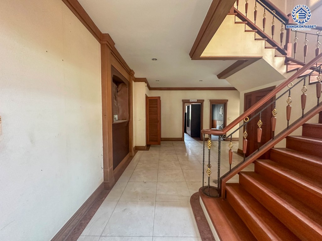 *****บ้านเดี่ยวมือสองนนทบุรี โครงการ พฤกษ์ภิรมย์ รีเจนท์ ปิ่นเกล้า หลังมุม เนื้อที่กว้างขวางถึง 406.8 ตร.ว. ฟังก์ชัน 5 ห้องนอน 6 ห้องน้ำ 10 ที่จอดรถ บ้านหลังใหญ่ บนทำเลเดินทางสะดวก เชื่อมต่อ ถนนกาญจนาภิเษก ใกล้รถไฟฟ้าสายสีม่วง "สถานีตลาดบางใหญ่" และทางด่วน "ศรีรัช" ขายราคาถูกสุดในโครงการ!