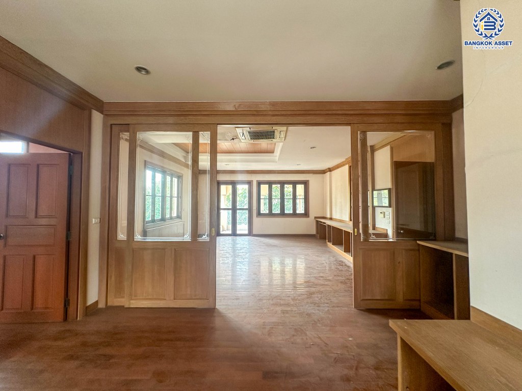 *****บ้านเดี่ยวมือสองนนทบุรี โครงการ พฤกษ์ภิรมย์ รีเจนท์ ปิ่นเกล้า หลังมุม เนื้อที่กว้างขวางถึง 406.8 ตร.ว. ฟังก์ชัน 5 ห้องนอน 6 ห้องน้ำ 10 ที่จอดรถ บ้านหลังใหญ่ บนทำเลเดินทางสะดวก เชื่อมต่อ ถนนกาญจนาภิเษก ใกล้รถไฟฟ้าสายสีม่วง "สถานีตลาดบางใหญ่" และทางด่วน "ศรีรัช" ขายราคาถูกสุดในโครงการ!