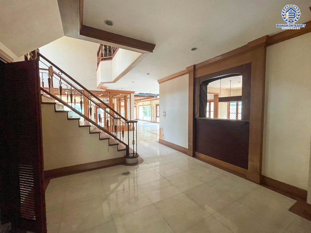 *****บ้านเดี่ยวมือสองนนทบุรี โครงการ พฤกษ์ภิรมย์ รีเจนท์ ปิ่นเกล้า หลังมุม เนื้อที่กว้างขวางถึง 406.8 ตร.ว. ฟังก์ชัน 5 ห้องนอน 6 ห้องน้ำ 10 ที่จอดรถ บ้านหลังใหญ่ บนทำเลเดินทางสะดวก เชื่อมต่อ ถนนกาญจนาภิเษก ใกล้รถไฟฟ้าสายสีม่วง "สถานีตลาดบางใหญ่" และทางด่วน "ศรีรัช" ขายราคาถูกสุดในโครงการ!