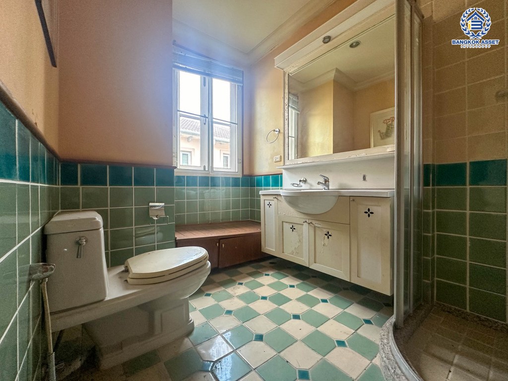 *****บ้านเดี่ยวมือสองนนทบุรี โครงการ พฤกษ์ภิรมย์ รีเจนท์ ปิ่นเกล้า หลังมุม เนื้อที่กว้างขวางถึง 406.8 ตร.ว. ฟังก์ชัน 5 ห้องนอน 6 ห้องน้ำ 10 ที่จอดรถ บ้านหลังใหญ่ บนทำเลเดินทางสะดวก เชื่อมต่อ ถนนกาญจนาภิเษก ใกล้รถไฟฟ้าสายสีม่วง "สถานีตลาดบางใหญ่" และทางด่วน "ศรีรัช" ขายราคาถูกสุดในโครงการ!