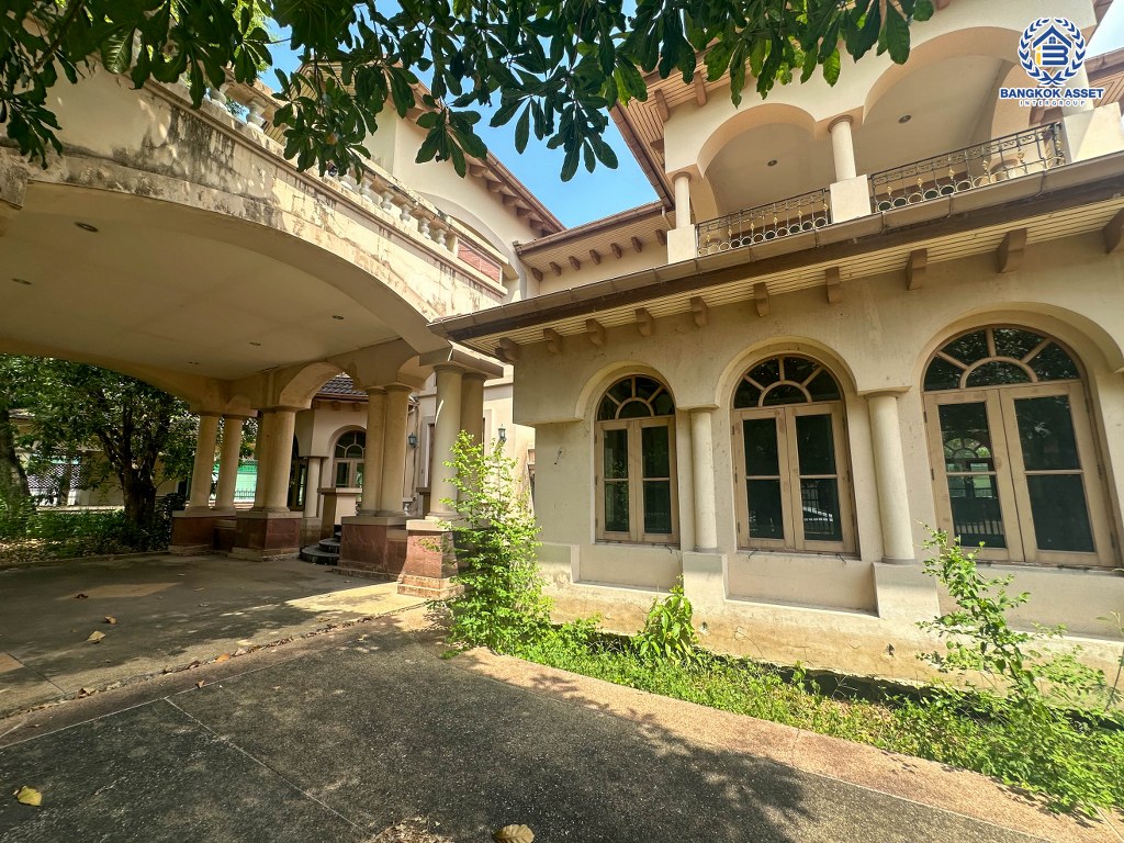 *****บ้านเดี่ยวมือสองนนทบุรี โครงการ พฤกษ์ภิรมย์ รีเจนท์ ปิ่นเกล้า หลังมุม เนื้อที่กว้างขวางถึง 406.8 ตร.ว. ฟังก์ชัน 5 ห้องนอน 6 ห้องน้ำ 10 ที่จอดรถ บ้านหลังใหญ่ บนทำเลเดินทางสะดวก เชื่อมต่อ ถนนกาญจนาภิเษก ใกล้รถไฟฟ้าสายสีม่วง "สถานีตลาดบางใหญ่" และทางด่วน "ศรีรัช" ขายราคาถูกสุดในโครงการ!