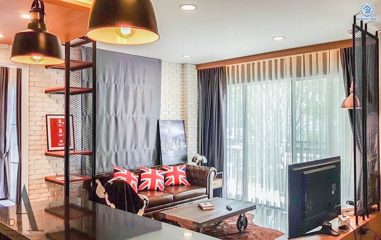 *****บ้านแฝดมือสองกรุงเทพฯ โครงการ ไลฟ์บางกอก บูเลอวาร์ด รามอินทรา เนื้อที่กว้างมากถึง 71.2 ตร.ว. ฟังก์ชันจัดเต็ม 6 ห้องนอน 6 ห้องน้ำ 5 ที่จอดรถ บ้านสวย อยู่แล้วมงคล บนทำเลเดินทางสะดวก ใกล้รถไฟฟ้าสายสีชมพู "สถานีนพรัตนราชธานี" และทางด่วน "ฉลองรัช" และ "วงแหวนรอบนอก(กาญจนาภิเษก)"