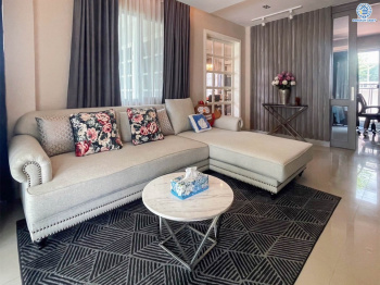 *****บ้านแฝดมือสองกรุงเทพฯ โครงการ ไลฟ์บางกอก บูเลอวาร์ด รามอินทรา เนื้อที่กว้างมากถึง 71.2 ตร.ว. ฟังก์ชันจัดเต็ม 6 ห้องนอน 6 ห้องน้ำ 5 ที่จอดรถ บ้านสวย อยู่แล้วมงคล บนทำเลเดินทางสะดวก ใกล้รถไฟฟ้าสายสีชมพู "สถานีนพรัตนราชธานี" และทางด่วน "ฉลองรัช" และ "วงแหวนรอบนอก(กาญจนาภิเษก)"