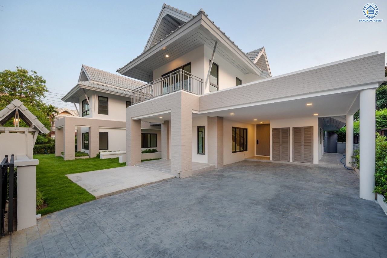 บ้านมือสองตกแต่งใหม่ โครงการ โนเบิลอนาวานา บรมราชชนนี หลังมุม เนื้อที่ 140.4 ตร.ว. พื้นที่ใช้สอย 335.3 ตร.ม. พร้อมฟังก์ชันจัดเต็ม 3 ห้องนอน 4 ห้องน้ำ 1 ห้องแม่บ้าน จอดรถได้ 4 คัน บนทำเลติดถนนบรมราชชนนี เชื่อมต่อทุกการเดินทาง ใกล้ ม.มหิดล และทางคู่ขนานลอยฟ้าบรมราชชนนี