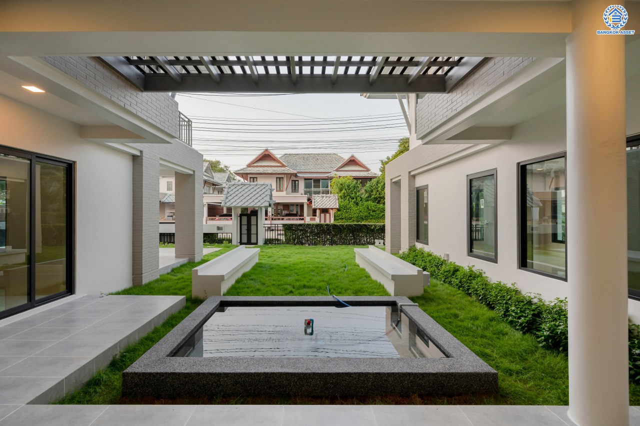 บ้านมือสองตกแต่งใหม่ โครงการ โนเบิลอนาวานา บรมราชชนนี หลังมุม เนื้อที่ 140.4 ตร.ว. พื้นที่ใช้สอย 335.3 ตร.ม. พร้อมฟังก์ชันจัดเต็ม 3 ห้องนอน 4 ห้องน้ำ 1 ห้องแม่บ้าน จอดรถได้ 4 คัน บนทำเลติดถนนบรมราชชนนี เชื่อมต่อทุกการเดินทาง ใกล้ ม.มหิดล และทางคู่ขนานลอยฟ้าบรมราชชนนี