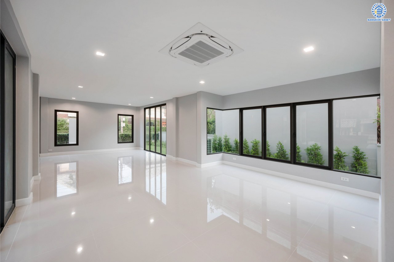 บ้านมือสองตกแต่งใหม่ โครงการ โนเบิลอนาวานา บรมราชชนนี หลังมุม เนื้อที่ 140.4 ตร.ว. พื้นที่ใช้สอย 335.3 ตร.ม. พร้อมฟังก์ชันจัดเต็ม 3 ห้องนอน 4 ห้องน้ำ 1 ห้องแม่บ้าน จอดรถได้ 4 คัน บนทำเลติดถนนบรมราชชนนี เชื่อมต่อทุกการเดินทาง ใกล้ ม.มหิดล และทางคู่ขนานลอยฟ้าบรมราชชนนี