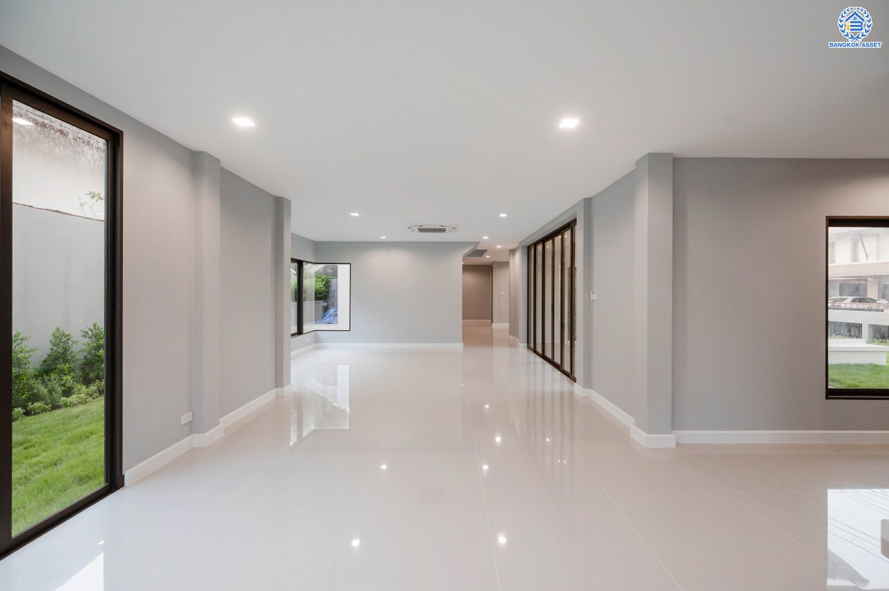 บ้านมือสองตกแต่งใหม่ โครงการ โนเบิลอนาวานา บรมราชชนนี หลังมุม เนื้อที่ 140.4 ตร.ว. พื้นที่ใช้สอย 335.3 ตร.ม. พร้อมฟังก์ชันจัดเต็ม 3 ห้องนอน 4 ห้องน้ำ 1 ห้องแม่บ้าน จอดรถได้ 4 คัน บนทำเลติดถนนบรมราชชนนี เชื่อมต่อทุกการเดินทาง ใกล้ ม.มหิดล และทางคู่ขนานลอยฟ้าบรมราชชนนี