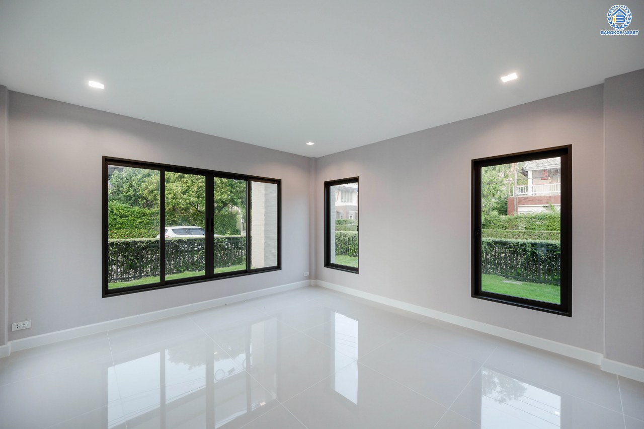 บ้านมือสองตกแต่งใหม่ โครงการ โนเบิลอนาวานา บรมราชชนนี หลังมุม เนื้อที่ 140.4 ตร.ว. พื้นที่ใช้สอย 335.3 ตร.ม. พร้อมฟังก์ชันจัดเต็ม 3 ห้องนอน 4 ห้องน้ำ 1 ห้องแม่บ้าน จอดรถได้ 4 คัน บนทำเลติดถนนบรมราชชนนี เชื่อมต่อทุกการเดินทาง ใกล้ ม.มหิดล และทางคู่ขนานลอยฟ้าบรมราชชนนี