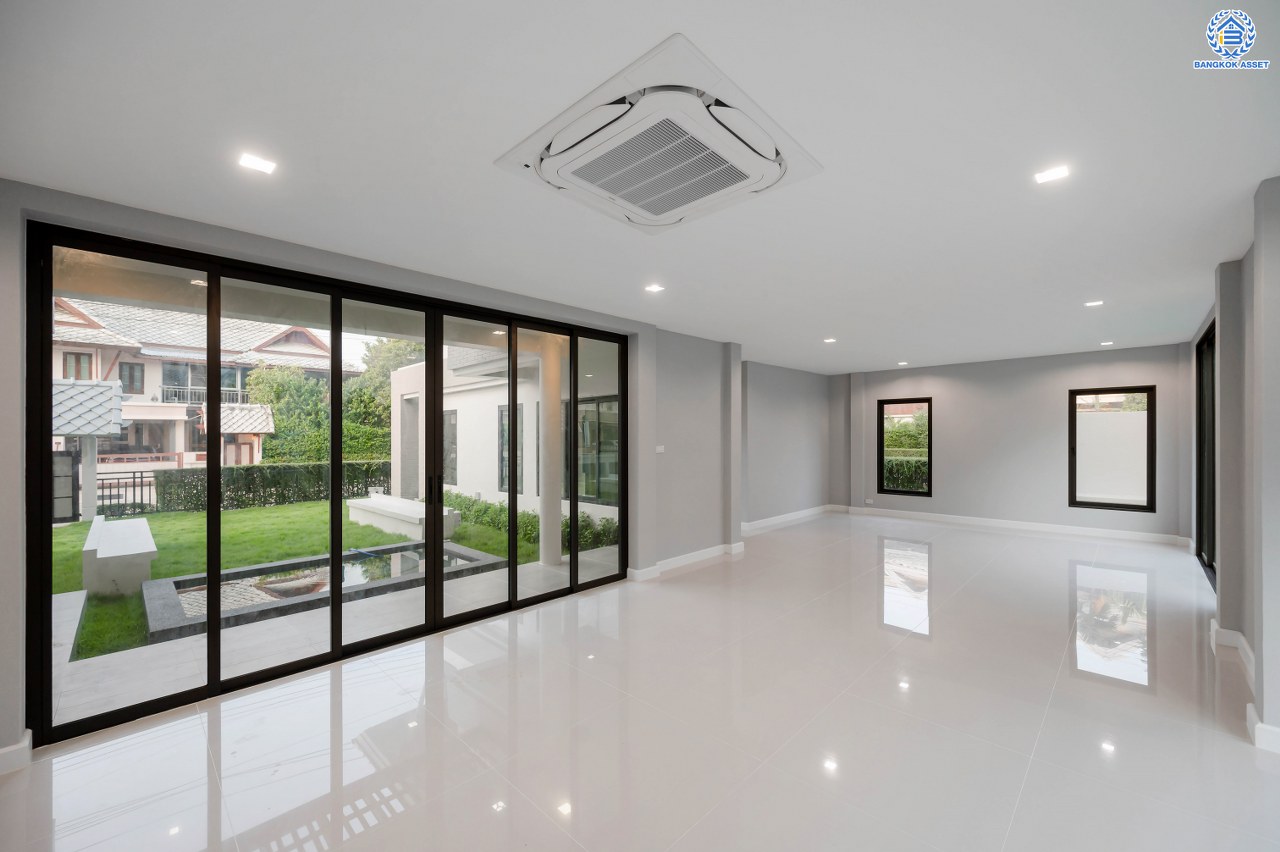 บ้านมือสองตกแต่งใหม่ โครงการ โนเบิลอนาวานา บรมราชชนนี หลังมุม เนื้อที่ 140.4 ตร.ว. พื้นที่ใช้สอย 335.3 ตร.ม. พร้อมฟังก์ชันจัดเต็ม 3 ห้องนอน 4 ห้องน้ำ 1 ห้องแม่บ้าน จอดรถได้ 4 คัน บนทำเลติดถนนบรมราชชนนี เชื่อมต่อทุกการเดินทาง ใกล้ ม.มหิดล และทางคู่ขนานลอยฟ้าบรมราชชนนี